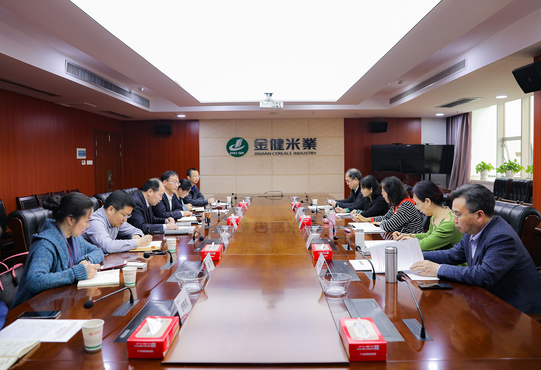 中国粮油学会专家组来金健米业考察调研(图2) 中国粮油学会专家组来金健米业考察调研(图2)