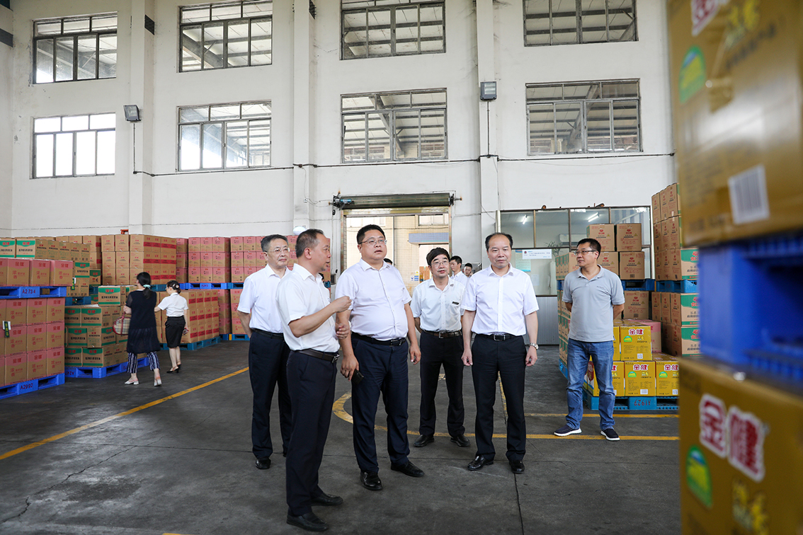 湖南粮食集团党委副书记陈华军一行赴金健米业调研(图6) 湖南粮食集团党委副书记陈华军一行赴金健米业调研(图6)
