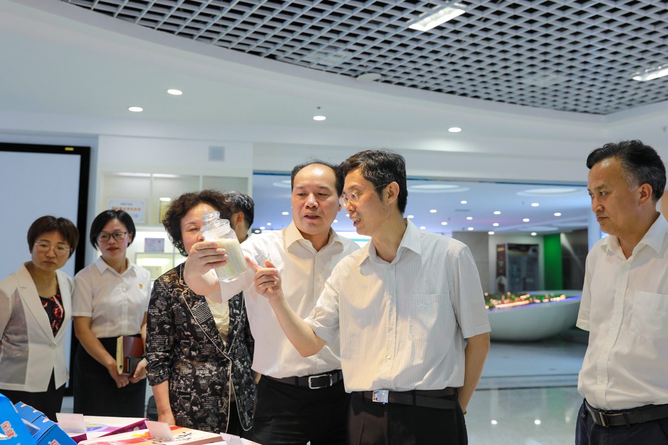 中国农业发展银行行长助理朱远洋赴金健米业开展调研座谈(图2)
