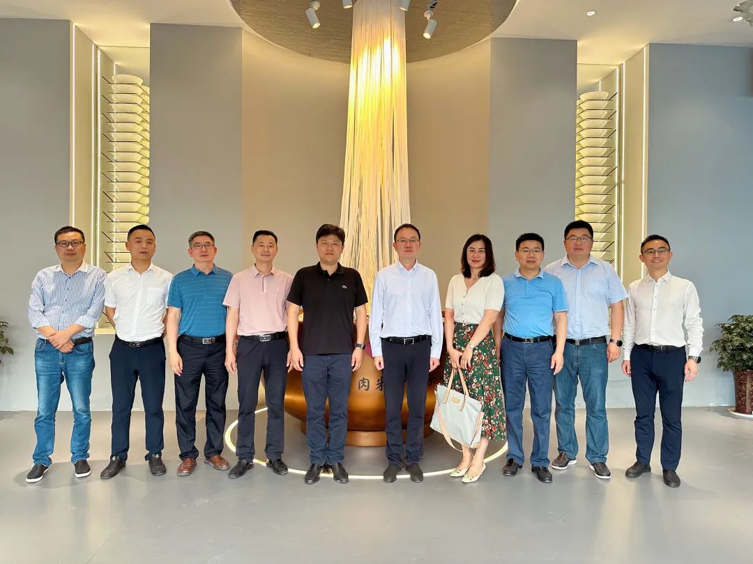公司董事长苏臻赴津市市考察座谈(图1)