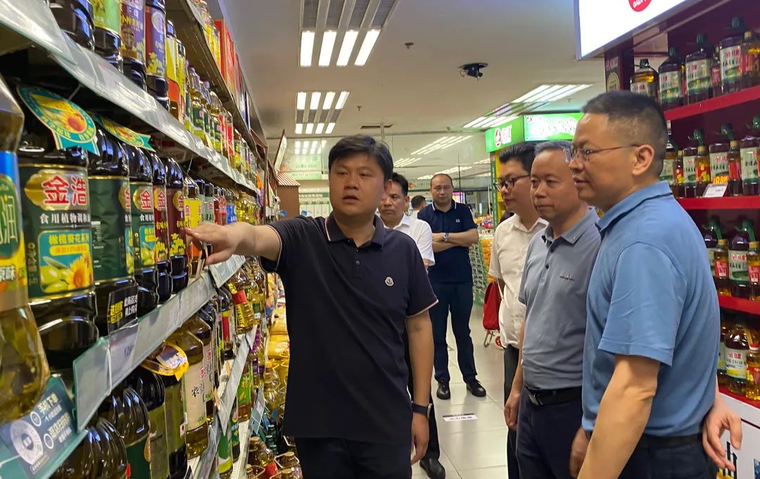 公司董事长苏臻调研营销工作(图1)