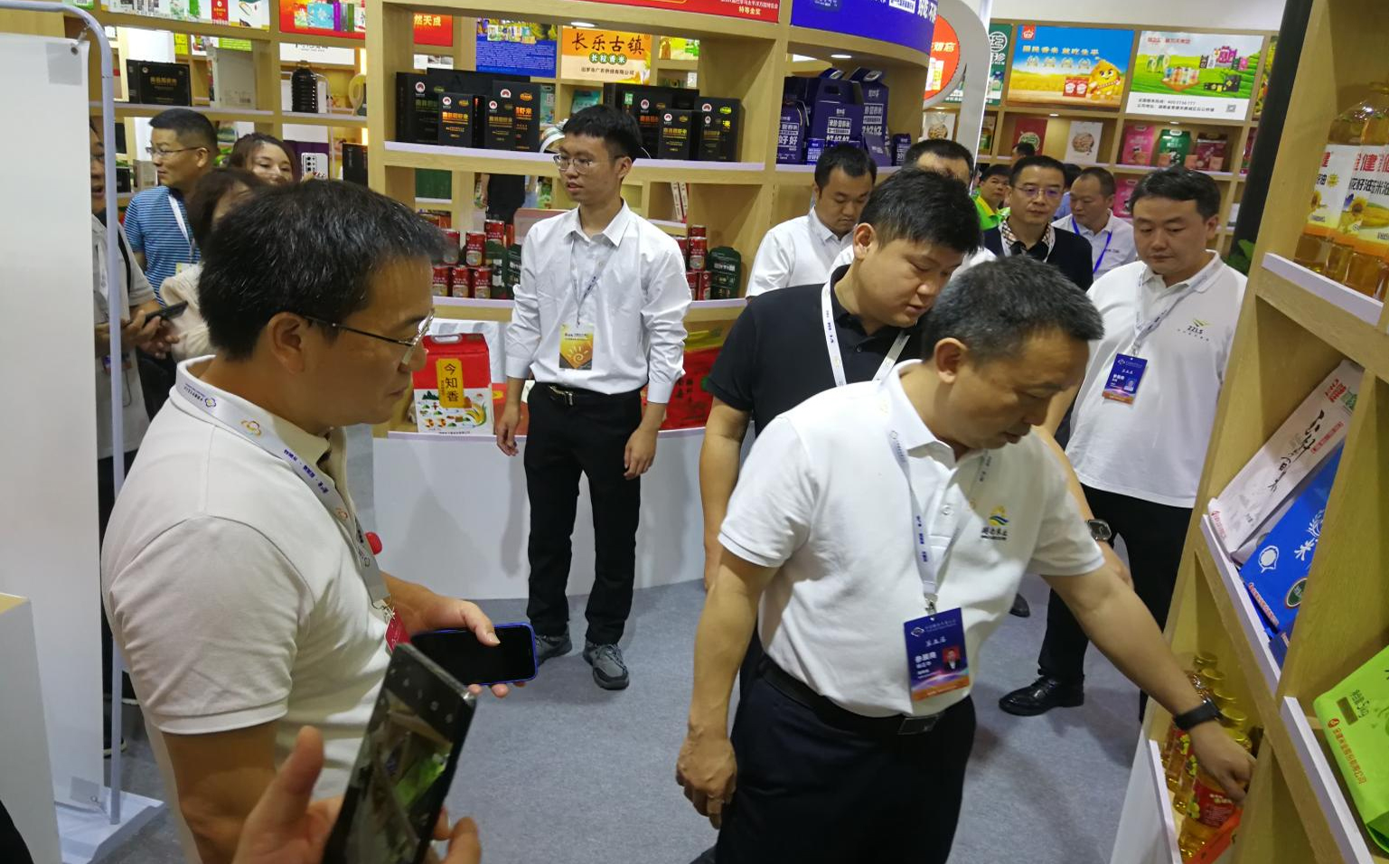 金健好粮油飘香郑州——公司参展第五届中国粮食交易大会(图1)