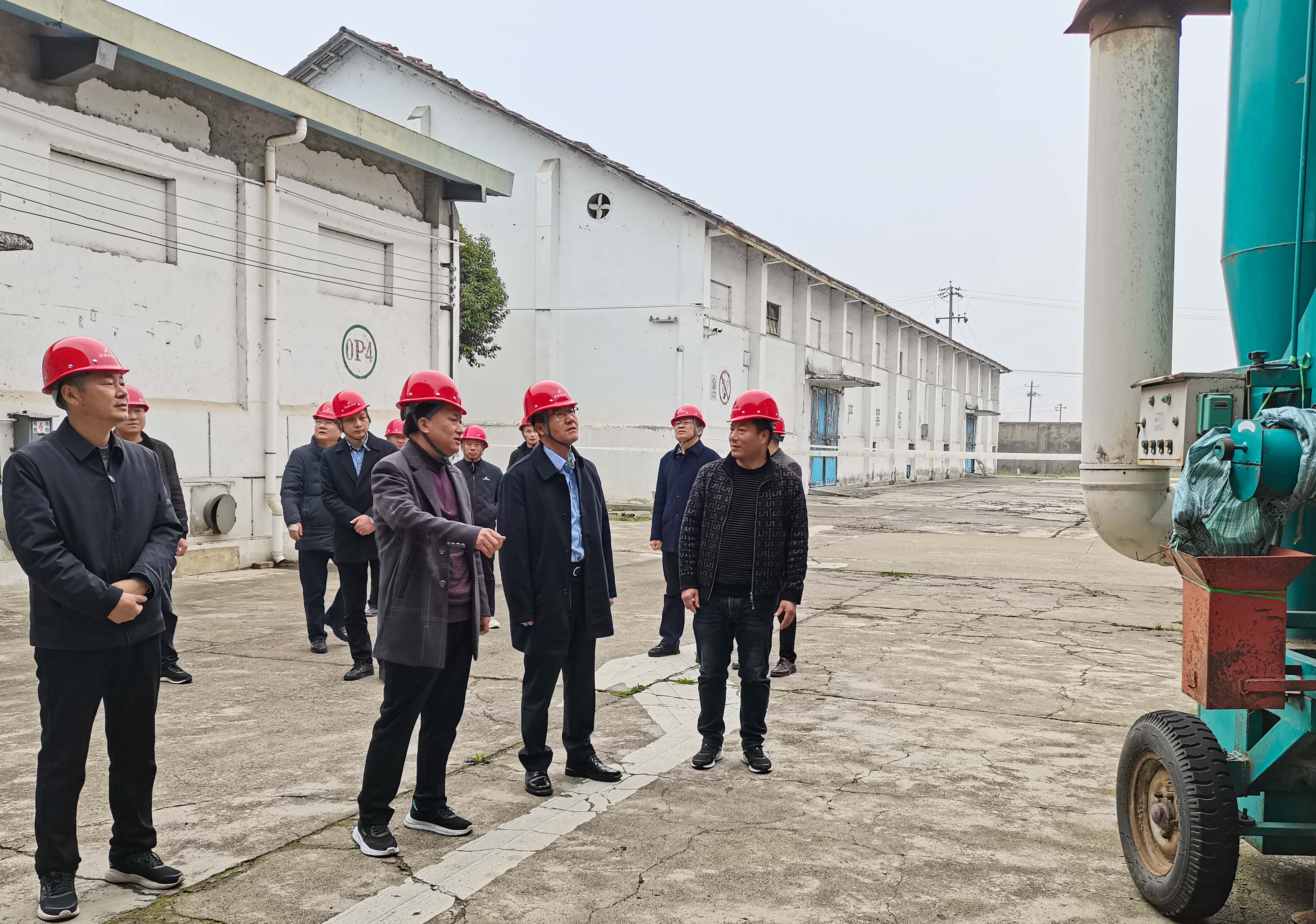 公司总经理郝建国赴相关产业公司调研(图1)