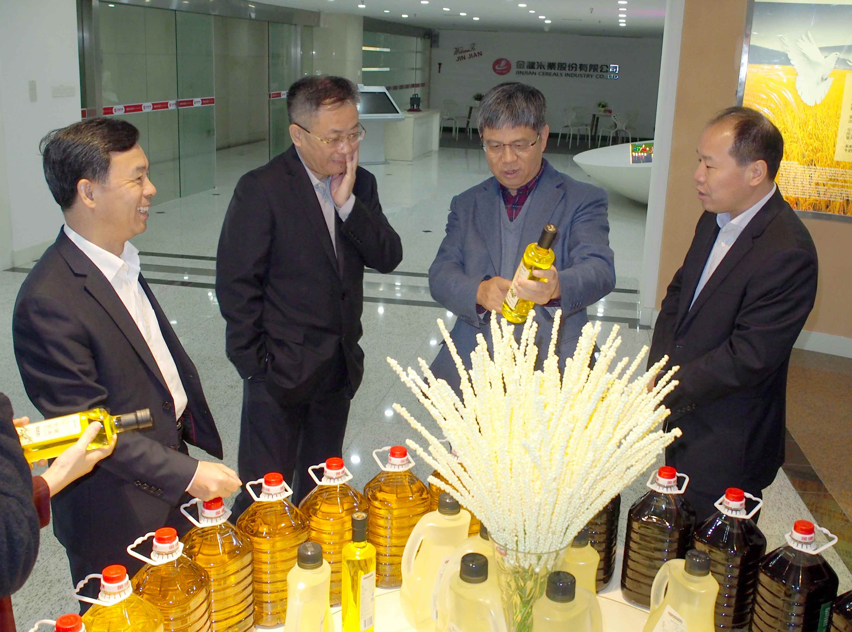 改革创新 聚焦主业 做强金健——湖南粮食集团党委书记、董事长全臻来公司调研(图1) 改革创新 聚焦主业 做强金健——湖南粮食集团党委书记、董事长全臻来公司调研(图1)