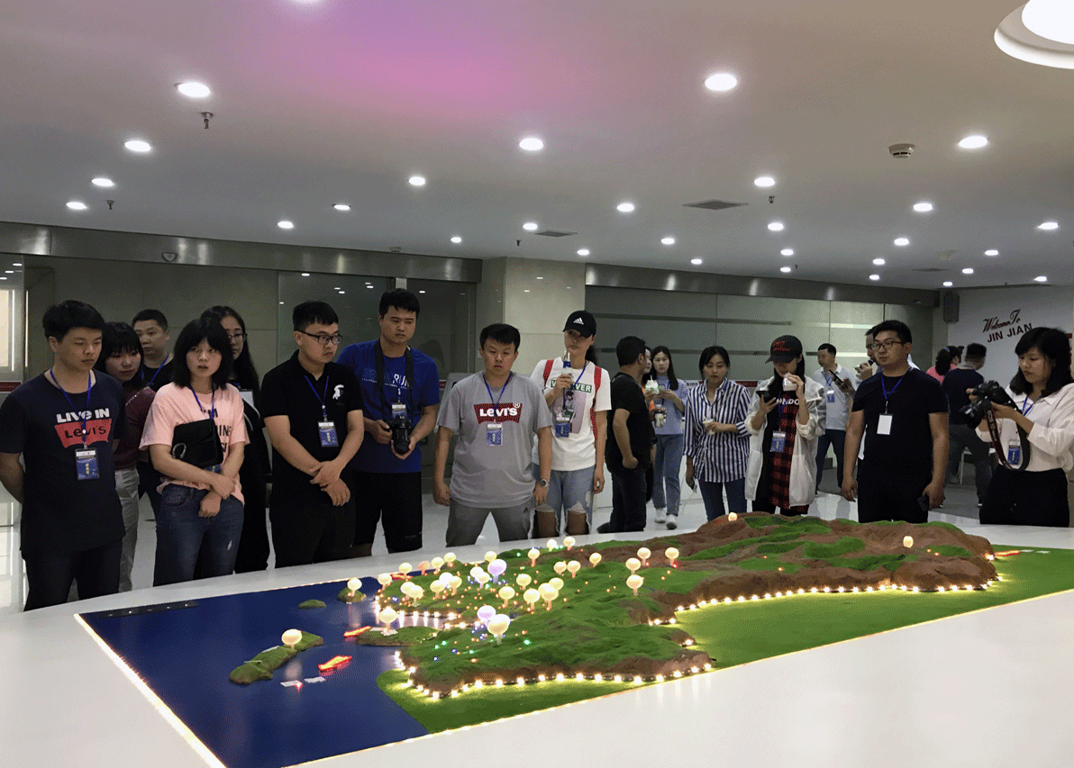 百家网络媒体走进金健(图2) 百家网络媒体走进金健(图2)