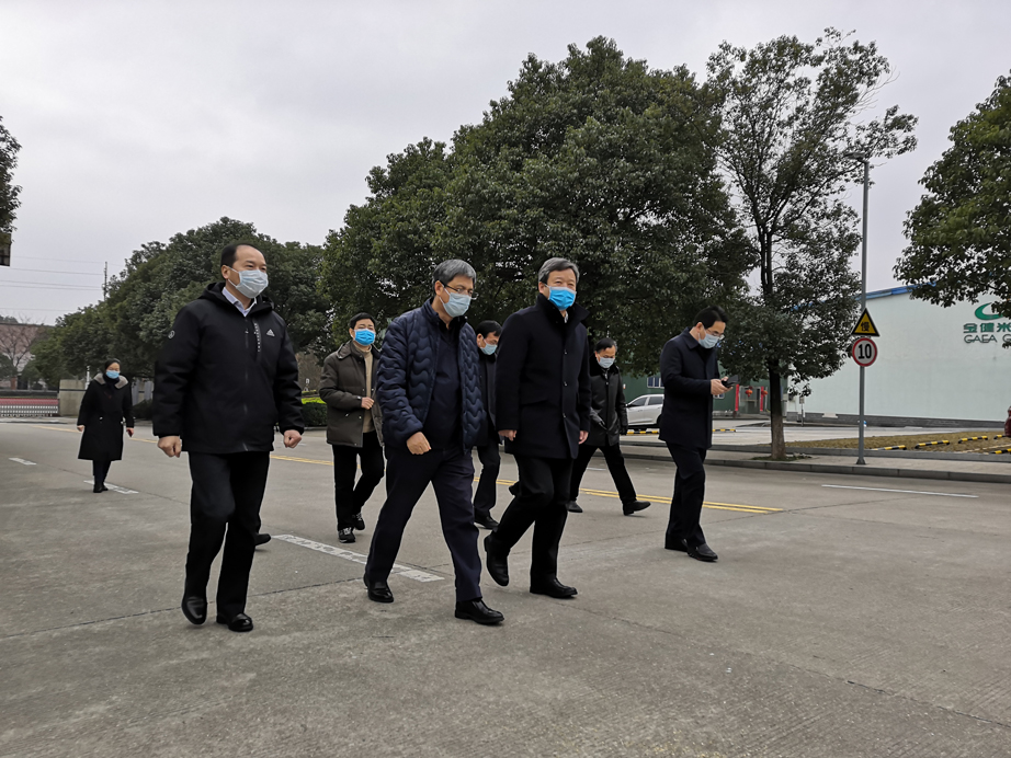 曹立军考察公司防疫保供工作(图1)