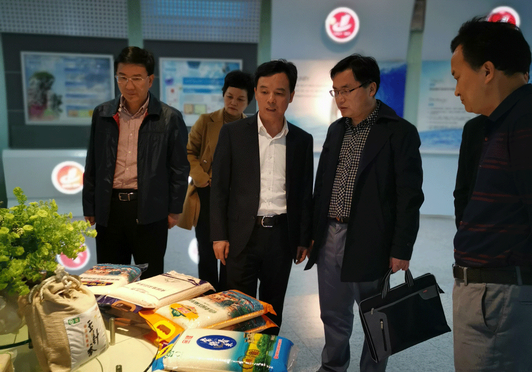 省农业厅领导来司调研(图1) 省农业厅领导来司调研(图1)